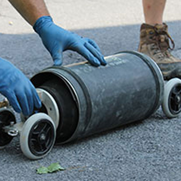 Worker using the Quicklock Pipe Repair System